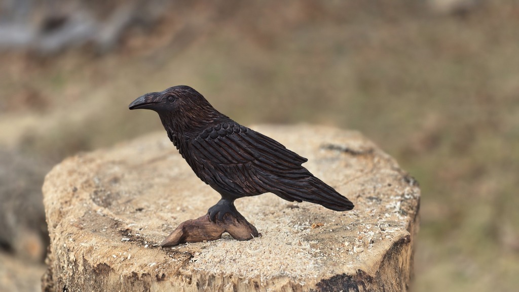 Realistic Raven Carving